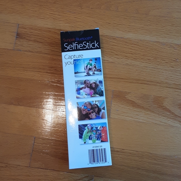 Sunpak Bluetooth SelfieStick - Picture 3 of 3